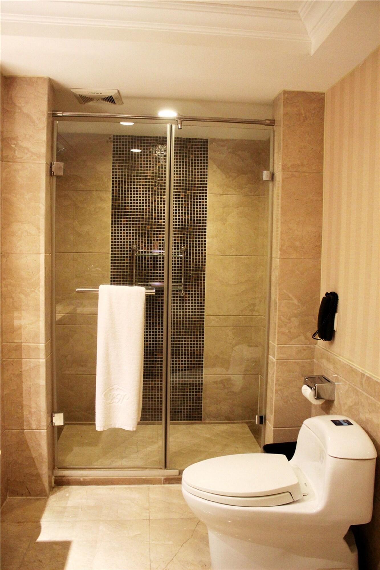 Shenyang Rich Gate Hotel Екстериор снимка