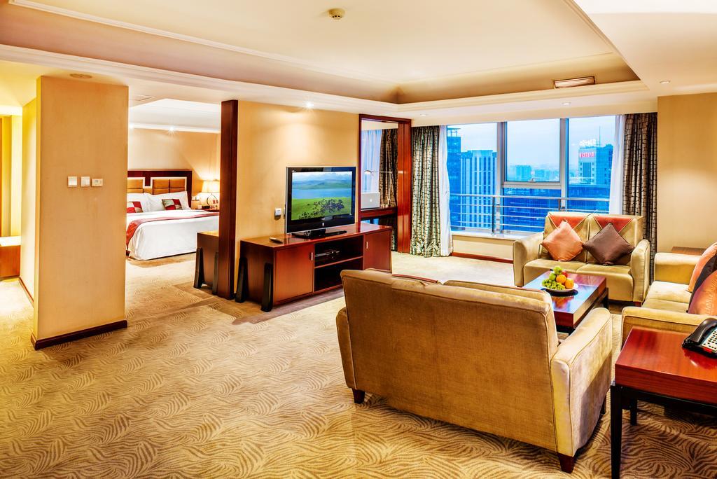 Shenyang Rich Gate Hotel Екстериор снимка