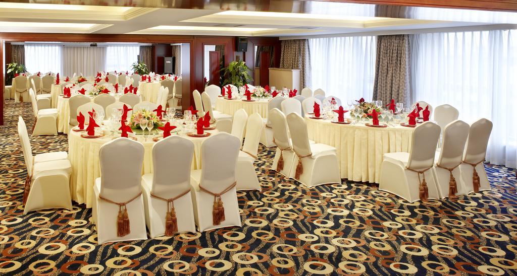 Shenyang Rich Gate Hotel Екстериор снимка