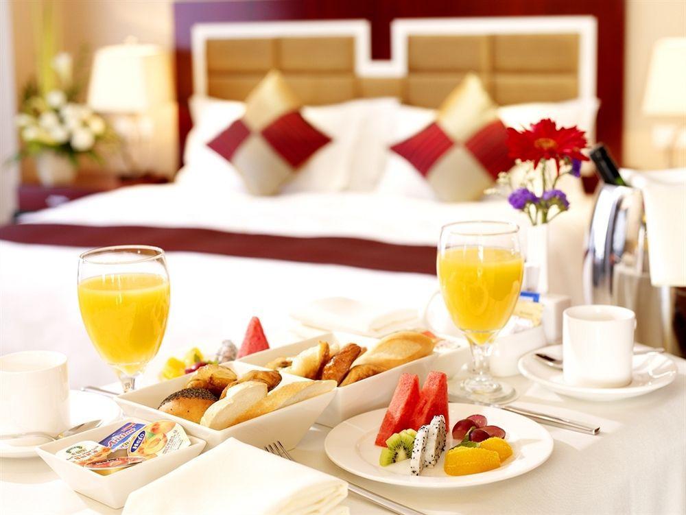 Shenyang Rich Gate Hotel Екстериор снимка