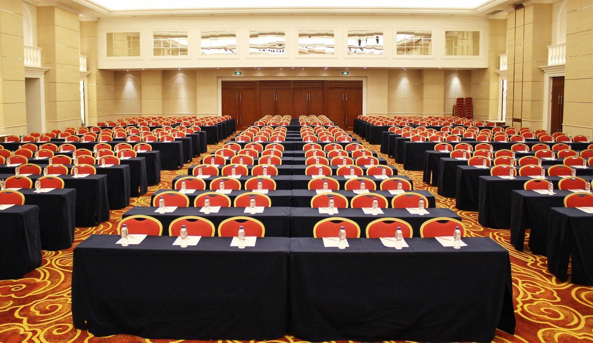 Shenyang Rich Gate Hotel Екстериор снимка